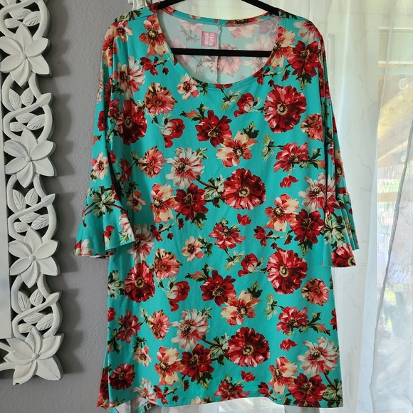 flirty pink Tops - Floral mint top